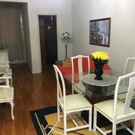 Aptº De 2 Quartos Em Copacabana Metro Cantagalo Apartment